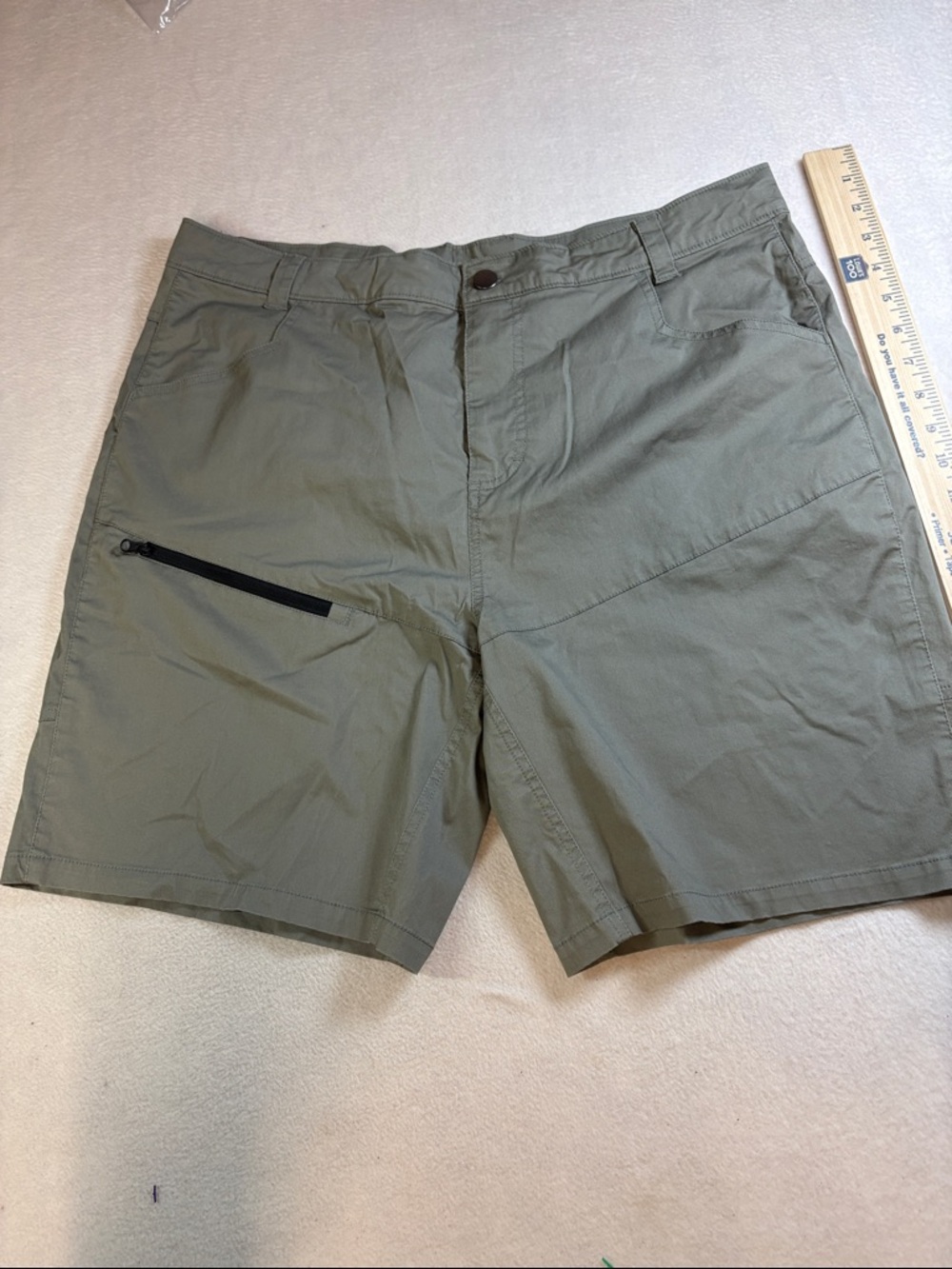 Wolverine Olive Cargo Shorts with Zip Pocket